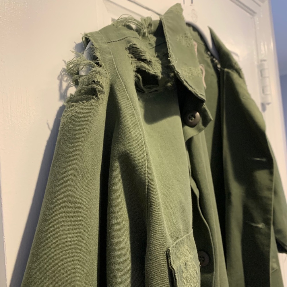 Distressed jacket - Picture 3 of 4